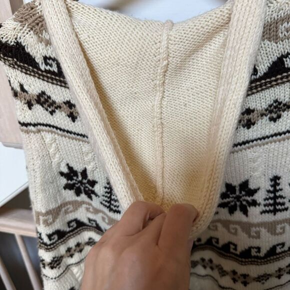 J. Crew Hand-knit 100% Wool Fair isle Motif Fringe Hooded Poncho One Size - Picture 12 of 13